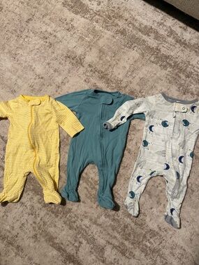 Target Baby Footed Pajama Set in Yellow, Teal, and Light Gray Moon Print
